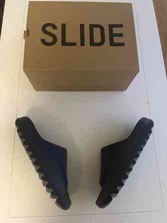 yeezy slides Slate grey Helsinki