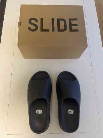 yeezy slides Slate grey Helsinki