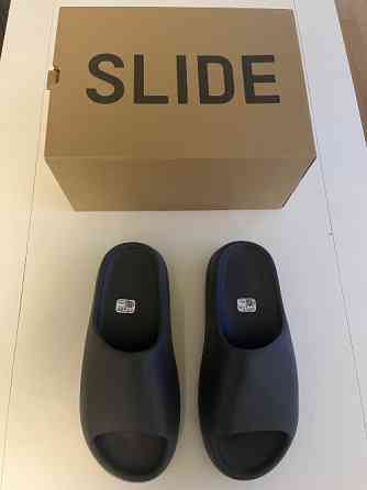 yeezy slides Slate grey Helsinki