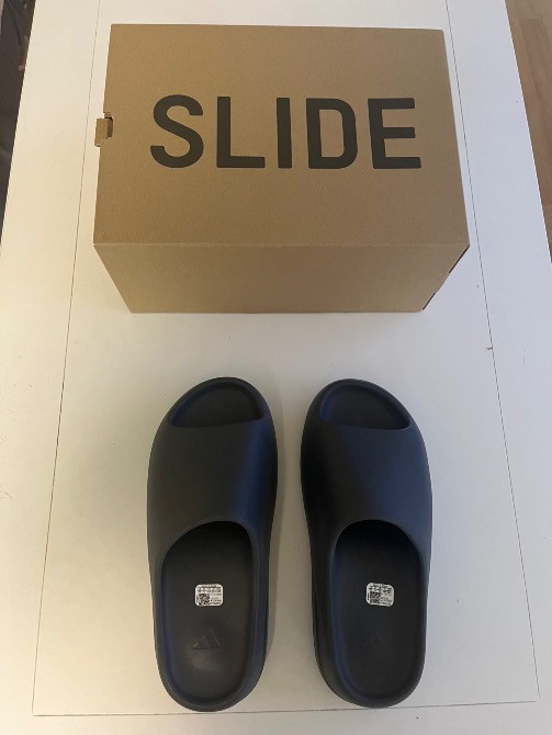 yeezy slides Slate grey Helsinki - valokuva 4