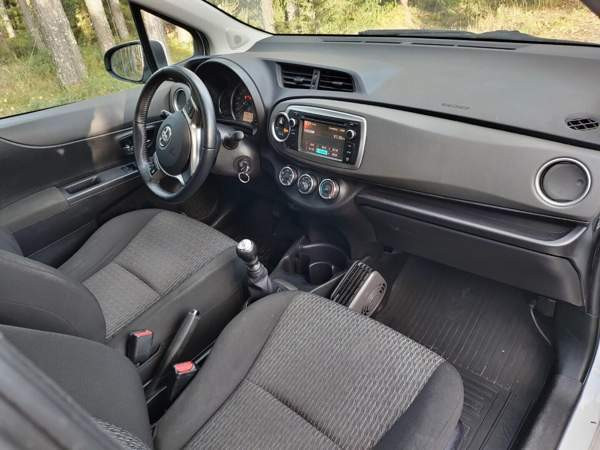 Toyota Yaris Oulu - valokuva 8