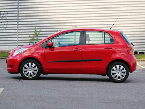 Toyota Yaris Рахе - изображение 6