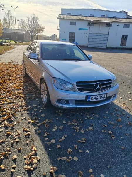 Mercedes-Benz 280 Janakkala - valokuva 4