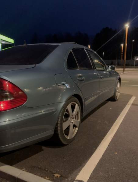 Mercedes-Benz E Ловийса - изображение 4
