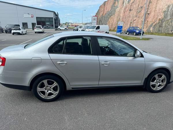 Volkswagen Jetta Turtkul – foto 2