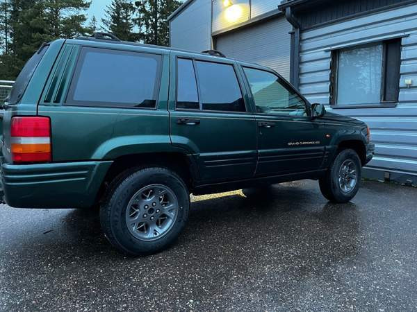 Jeep Grand Cherokee Glebychevo - valokuva 1