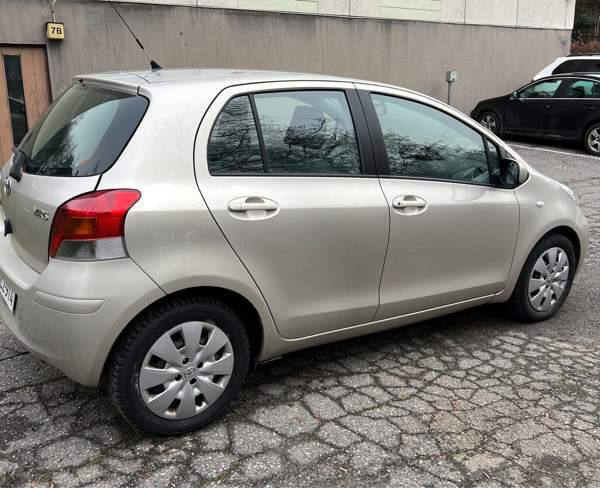 Toyota Yaris Глебычево - изображение 7