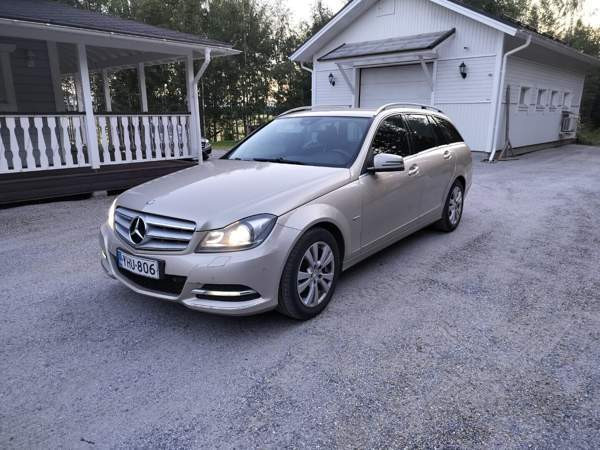 Mercedes-Benz C Турткуль - изображение 1