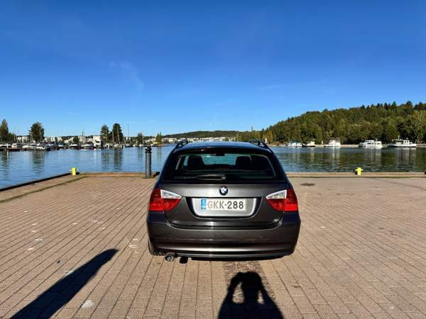 BMW 318 Glebychevo - valokuva 7