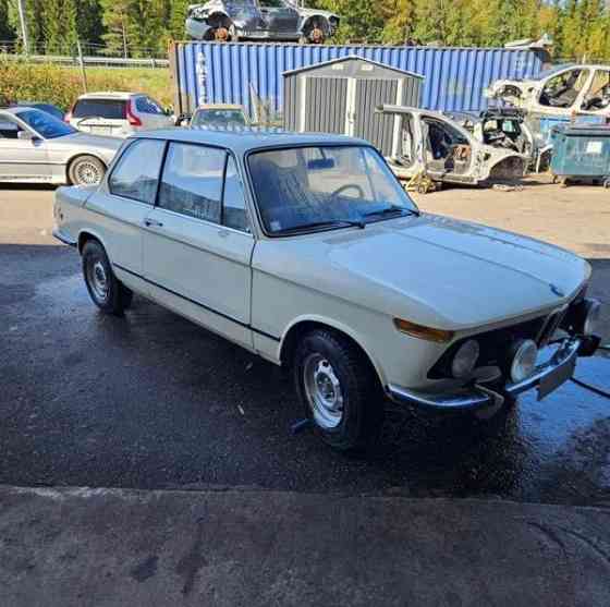 BMW 1502 Maentsaelae