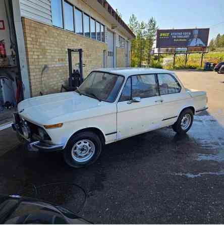 BMW 1502 Maentsaelae