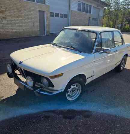 BMW 1502 Maentsaelae