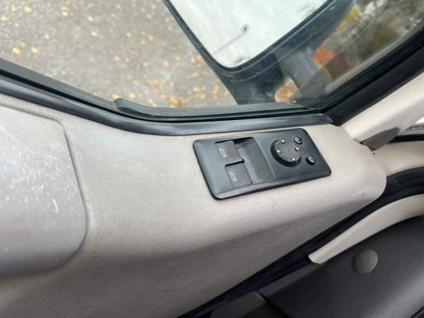 Volkswagen Transporter Vantaa - valokuva 8