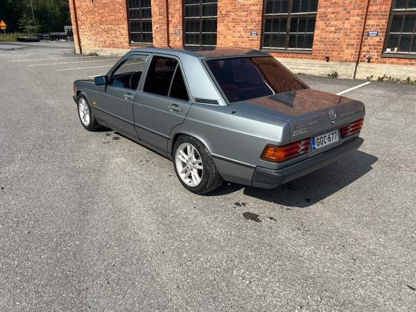 Mercedes-Benz 190 Savonlinna - valokuva 4