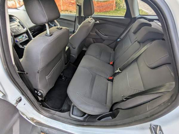 Ford Focus Espoo - valokuva 8