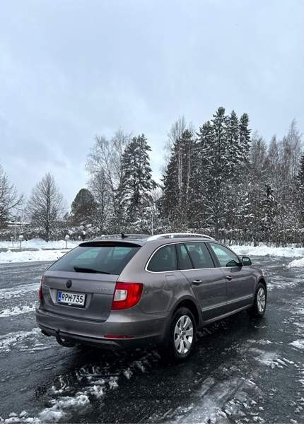 Skoda Superb Hämeenlinna - valokuva 5