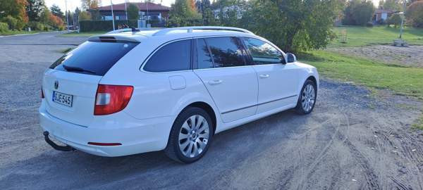 Skoda Superb Исалми - изображение 5