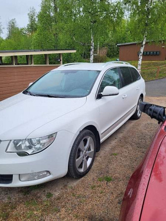 Skoda Superb Jyvaeskylae - valokuva 3