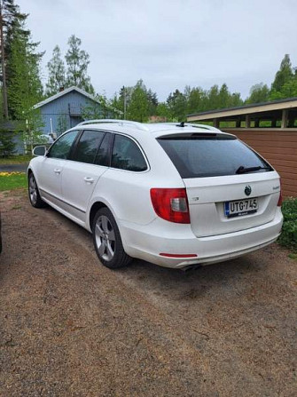 Skoda Superb Jyvaeskylae - valokuva 5