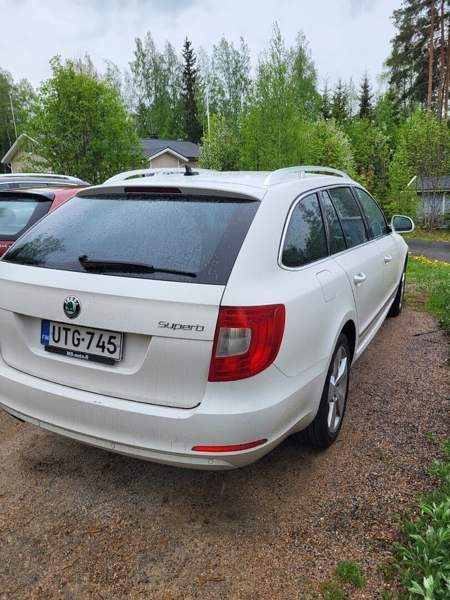 Skoda Superb Jyväskylä - valokuva 2