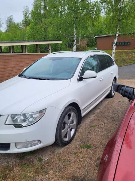Skoda Superb Jyväskylä - valokuva 3