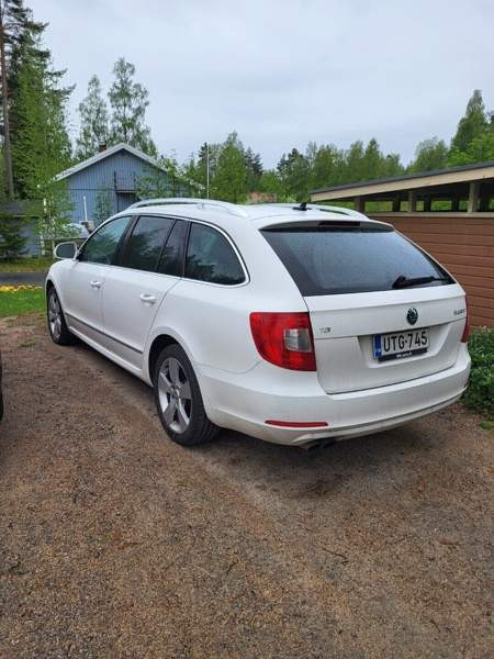 Skoda Superb Jyväskylä - valokuva 5