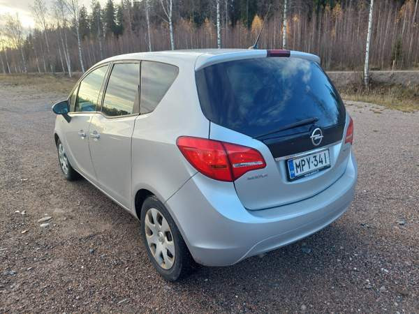 Opel Meriva Glebychevo - valokuva 2