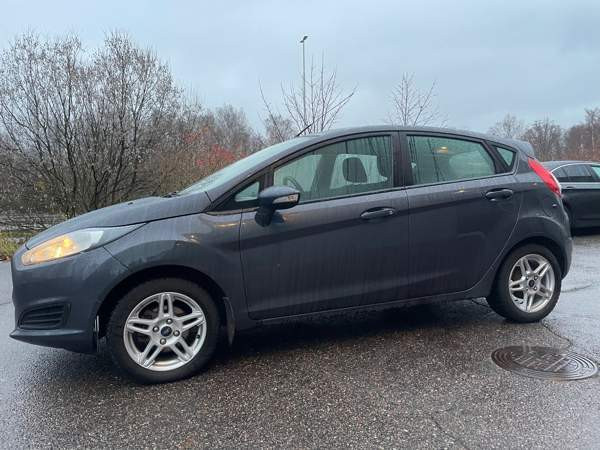 Ford Fiesta Vantaa - valokuva 2