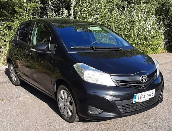 Toyota Yaris Helsinki - изображение 1