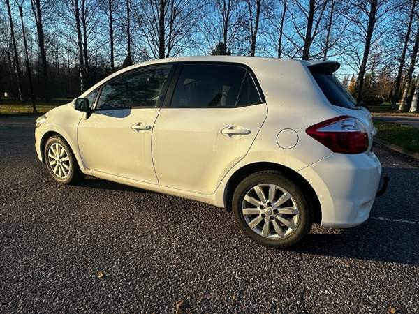 Toyota Auris Рийхимяки - изображение 4