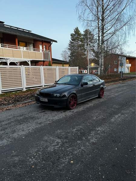 BMW 330 Liperi - valokuva 1
