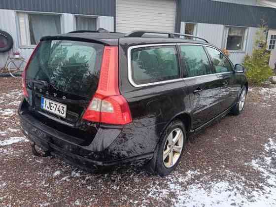 Volvo V70 As Salamiyah