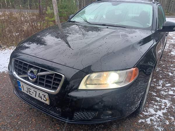 Volvo V70 As Salamiyah - valokuva 2