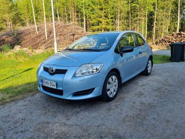 Toyota Auris Vöyri - valokuva 1