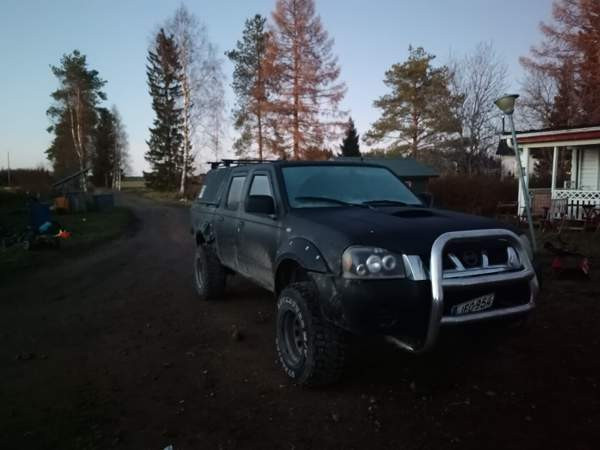 Nissan Navara Vaala - valokuva 1