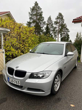 BMW 318 Muurame - valokuva 1