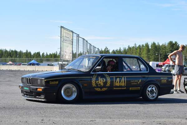 BMW 316 Lohja - valokuva 2