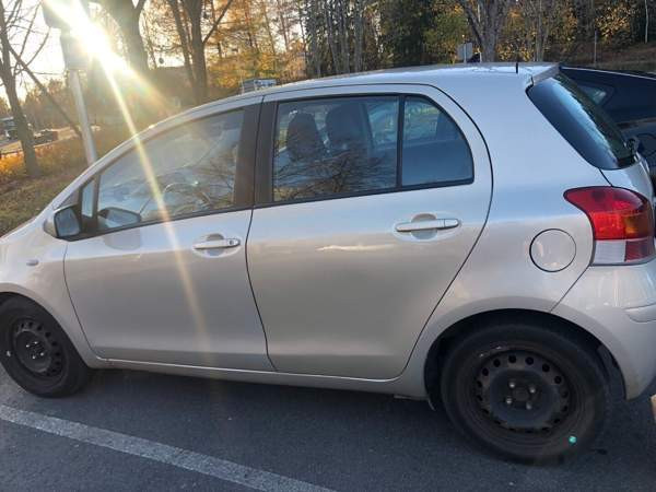 Toyota Yaris Vantaa - valokuva 3