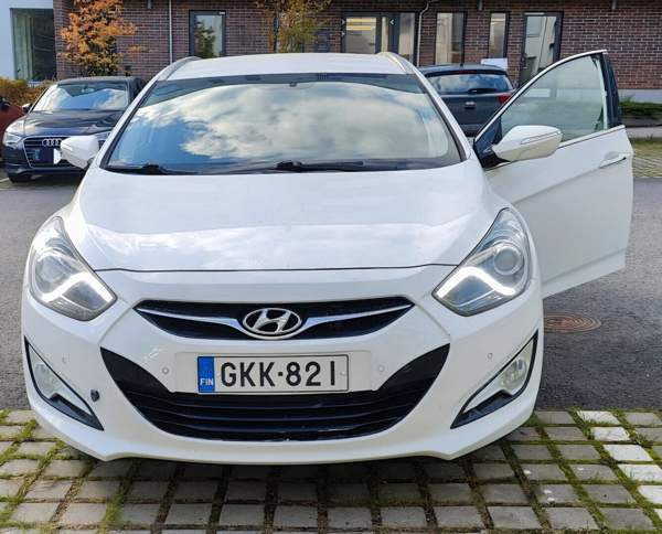 Hyundai i40 Vantaa - valokuva 1