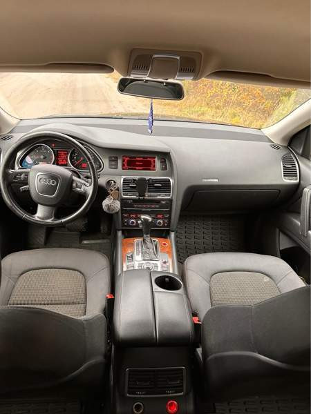 Audi Q7 Sarov - valokuva 7