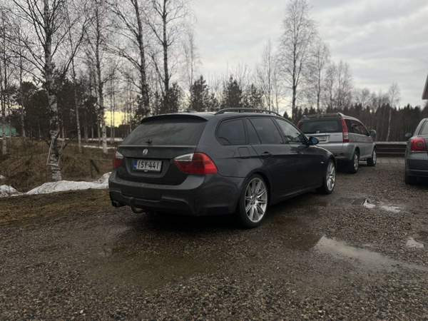BMW 330 Таксимо - изображение 5