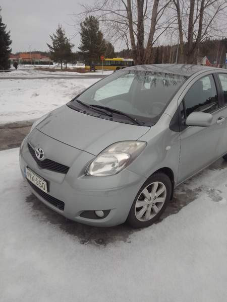 Toyota Yaris Turtkul - valokuva 1