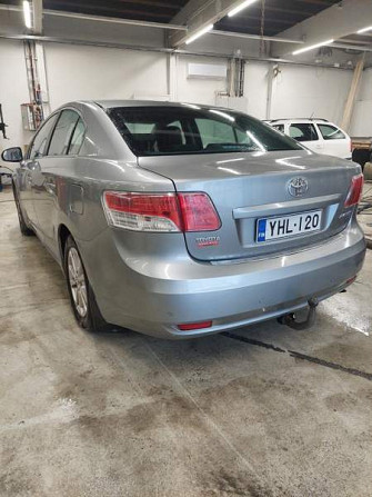 Toyota Avensis Oulu - valokuva 4