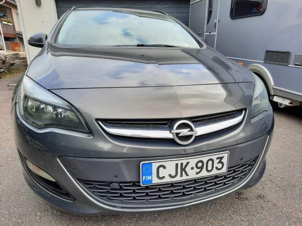 Opel Astra Glebychevo - valokuva 2