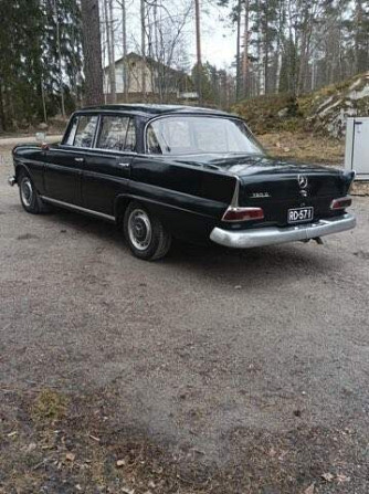 Mercedes-Benz 190 Савонлинна - изображение 4