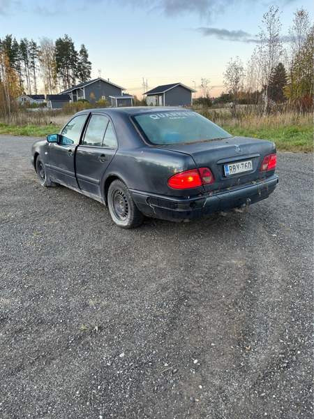 Mercedes-Benz 220 Lapua - photo 3