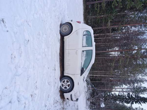 Toyota Yaris Куусамо - изображение 1