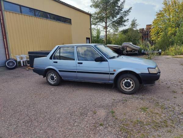 Toyota Corolla Lovisa - valokuva 5
