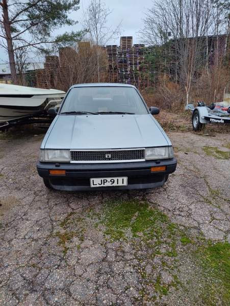 Toyota Corolla Lovisa - valokuva 3