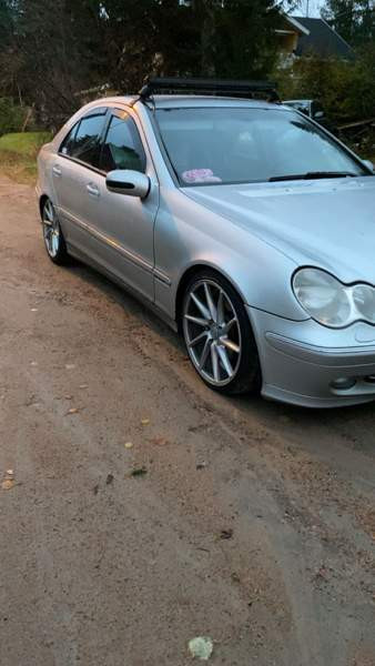 Mercedes-Benz C Lodeynoye Pole - valokuva 3